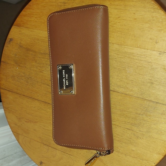 Michael Kors Handbags - Michael Kors Wallet